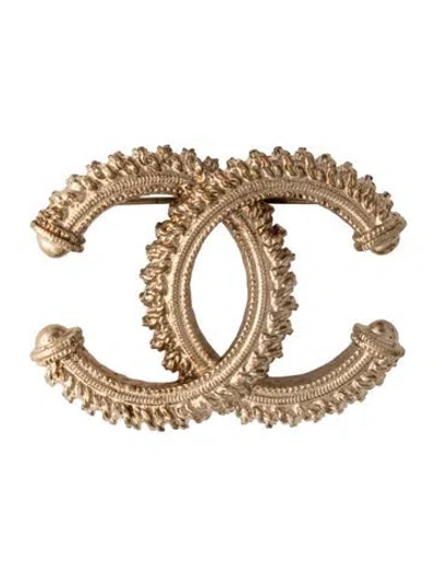 Pre-owned Chanel Cc Textured Brooch In Multi