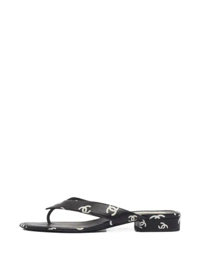 Pre-owned Chanel Cc Thong Sandals In Black
