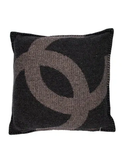 Pre-owned Chanel Cc Throw Pillow In Grey/pink
