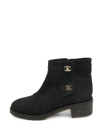 Pre-owned Chanel Cc Turn-lock Ankle Boots In Black