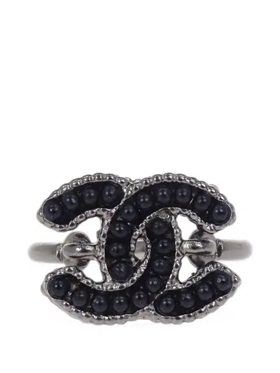 Pre-owned Chanel Cc Turn-lock Ring In Silver