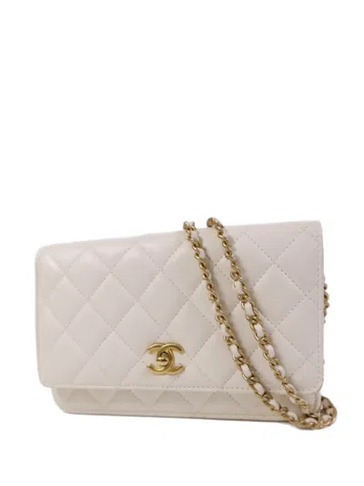 Pre-owned Chanel Cc Turn-lock Shoulder Bag In White