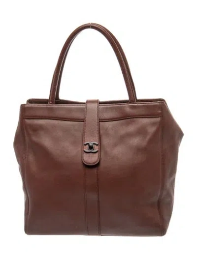 Pre-owned Chanel Cc Turnlock Tote In Burgundy