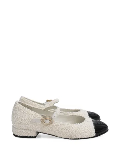 Pre-owned Chanel Cc Tweed Ballet Flats In Neutrals