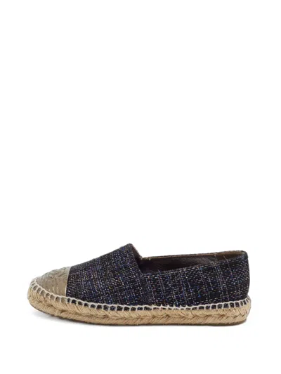 Pre-owned Chanel Cc Tweed Flat Espadrilles In Black