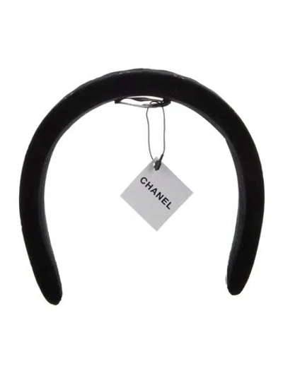 Pre-owned Chanel Cc Velvet Headband W/tags In Black