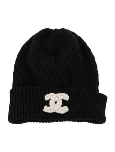 Pre-owned Chanel Cc Winter Beanie In Black