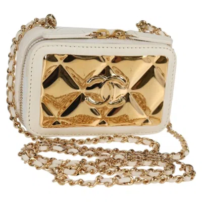 Pre-owned Chanel Cc Zip Around Clutch With Chain Quilted Metal And Lambskin Leather Bag () In Gold