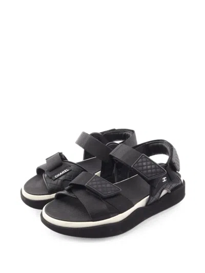 Pre-owned Chanel Cc-logo Flat Sandals In Black