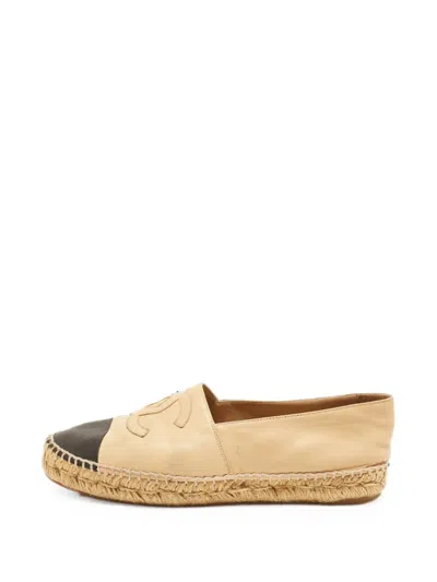 Pre-owned Chanel Cc-logo Leather Espadrilles In Neutrals