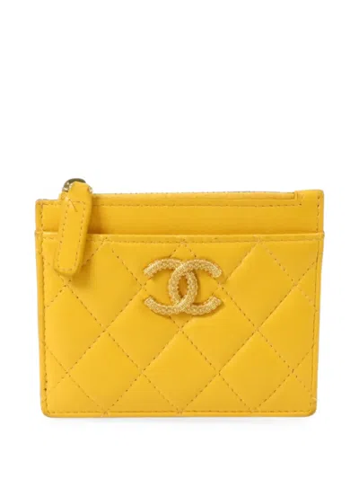 Pre-owned Chanel Cc-logo Quilted Card Holder In Yellow