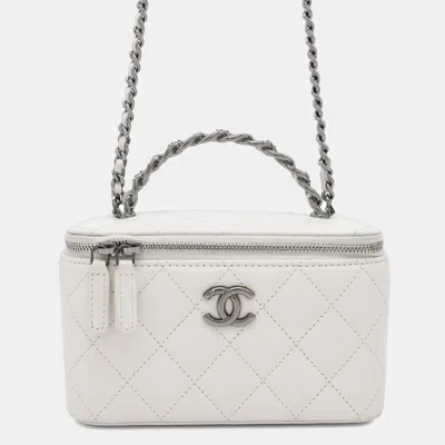 Pre-owned Chanel Chain Shoulder Bag Matelasse Coco Mark Vanity Lambskin White