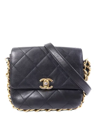 Pre-owned Chanel Chain-detail Matelasse Shoulder Bag In Black