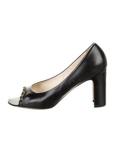 Pre-owned Chanel Chain-link Accent Leather Pumps In Black