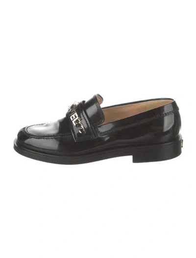 Pre-owned Chanel Chain-link Accent Patent Leather Loafers In Black