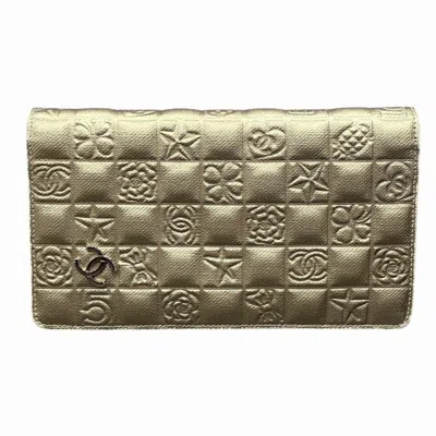 Pre-owned Chanel Champagne Gold Leather Long Wallet (bi-fold) ()
