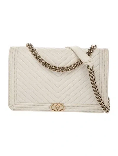 Pre-owned Chanel Chevron Boy Wallet On Chain In White