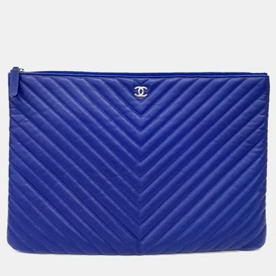 Pre-owned Chanel Chevron Clutch Large In Blue
