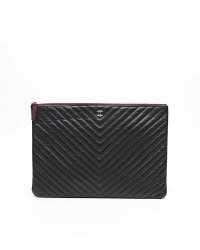 Pre-owned Chanel Chevron Quilted Clutch Bag In Black