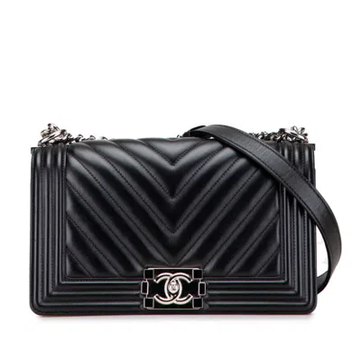 Pre-owned Chanel Chevron (v Stitch) Black Leather Shoulder Bag ()