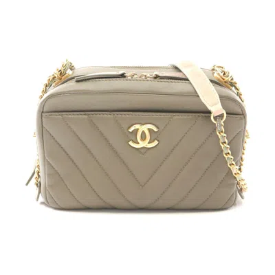 Pre-owned Chanel Chevron V-stitch Lambskin Shoulder Bag In Green