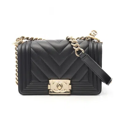 Pre-owned Chanel Chevron (v Stitch) Leather Shoulder Bag () In Black