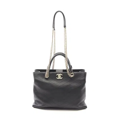 Pre-owned Chanel Chevron V-stitch Leather Tote Bag In Black