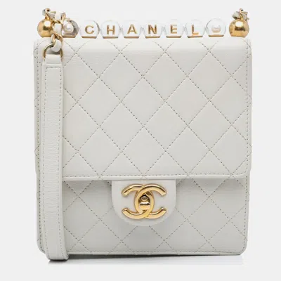 Pre-owned Chanel Chic Pearls Crossbody Mini Leather Crossbody Bag In White