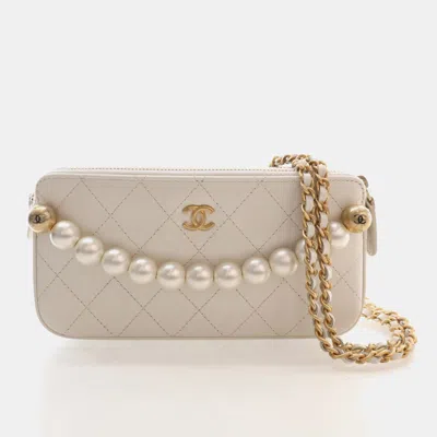 Pre-owned Chanel Chic Pearls Quilted Lambskin Leather Double Zip Clutch With Chain White Lambskin Leather Clutch Bag