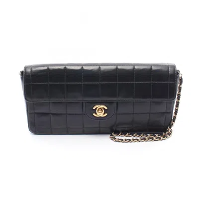 Pre-owned Chanel Chocolate Bar Leather Shoulder Bag () In Black