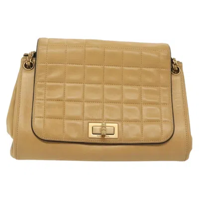 Pre-owned Chanel Chocolate Bar Shoulder Bag Beige Leather Shoulder Bag () In Sand