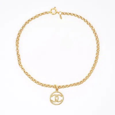 Pre-owned Chanel Circle Coco Necklace Plated In Gold