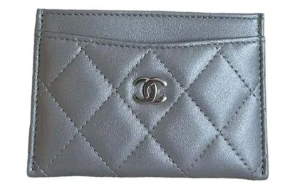Pre-owned Chanel Classic Card Holder Silver (ap0213)