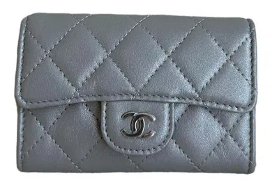 Pre-owned Chanel Classic Card Holder Silver (ap0214)