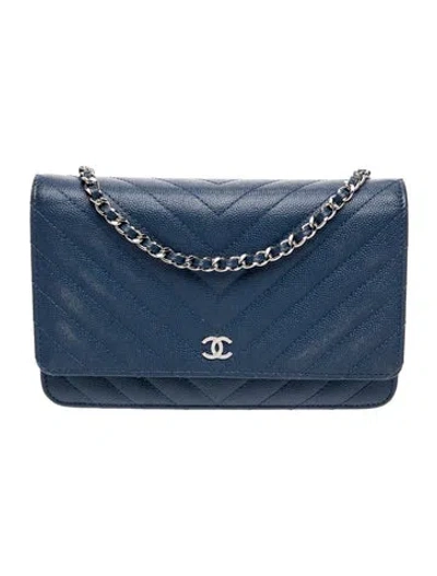 Pre-owned Chanel Classic Chevron Wallet On Chain In Blue