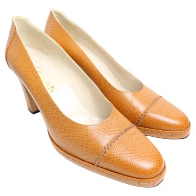 Pre-owned Chanel Classic Embossed Cc Brown Caviar Leather Pumps