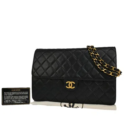Pre-owned Chanel Classic Flap Leather Shoulder Bag () In Black