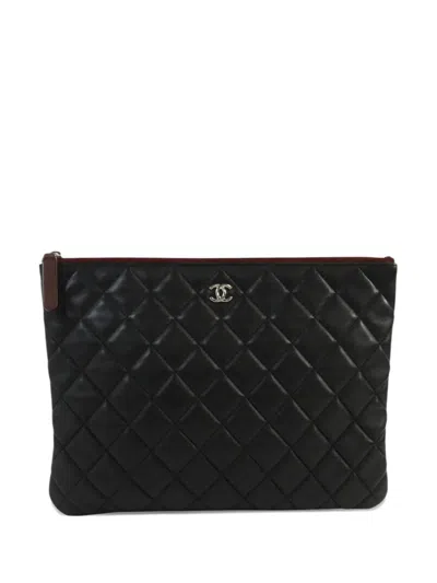 Pre-owned Chanel Classic O-case Clutch Bag In Black