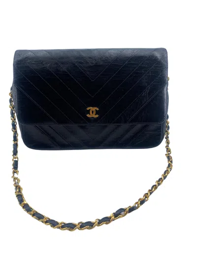 Pre-owned Chanel Classic Single Flap Bag Chevron Lambskin Leather Shoulder Bag Bag () In Black