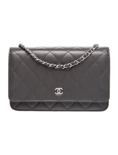 Pre-owned Chanel Classic Wallet On Chain In Gray