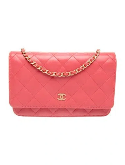 Pre-owned Chanel Classic Wallet On Chain In Red