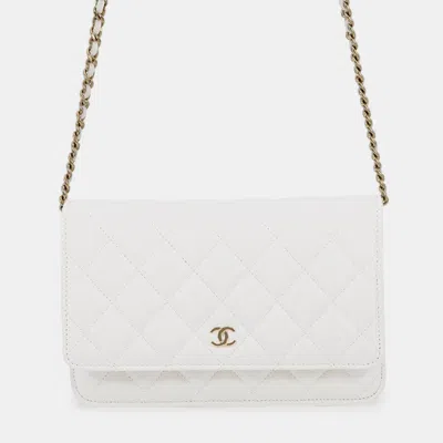 Pre-owned Chanel Classic Wallet On Chain White Caviar Leather Crossbody Bag