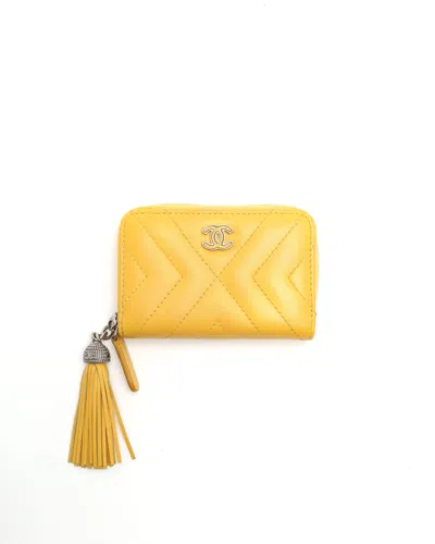 Pre-owned Chanel Classic Zip Around Card Holder In Yellow
