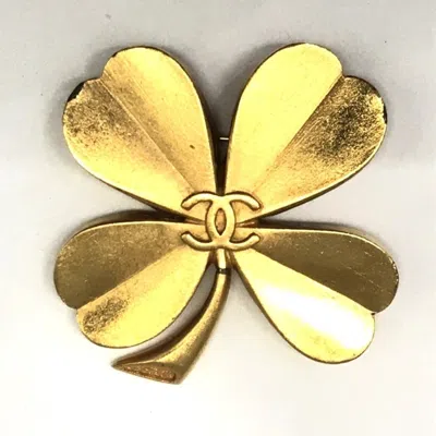 Pre-owned Chanel Clover Plating Brooch () In Gold
