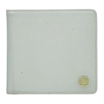 Pre-owned Chanel Coco Bouton Wallet Leather Leather Accessory () In Silver
