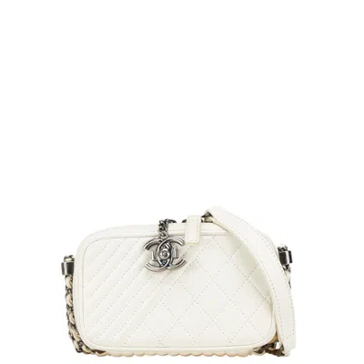 Pre-owned Chanel Coco Mark Chain Shoulder Bag In White