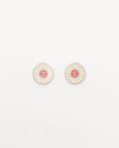 Pre-owned Chanel Coco Mark Clip-on Earrings In Silver