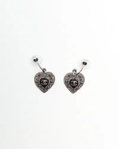 Pre-owned Chanel Coco Mark Dangling Heart Earrings In Black