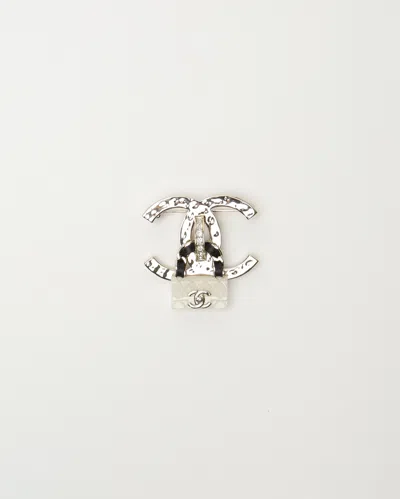 Pre-owned Chanel Coco Mark Matelasse Brooch