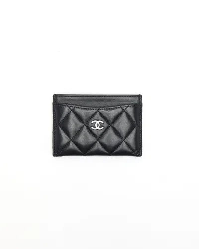 Pre-owned Chanel Coco Mark Matelasse Card Holder In Black